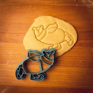 Cookie cutter - Bear on ice skates
